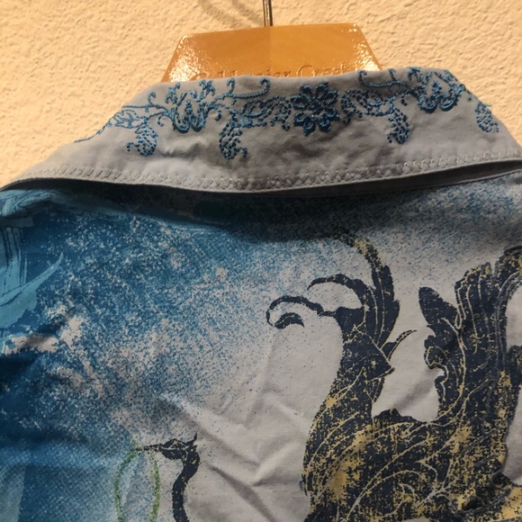 Embroidered button up - Picture 9 of 12